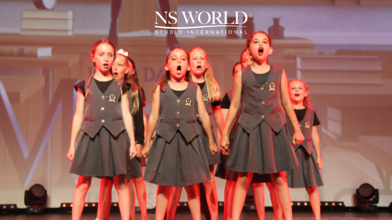 RETOURS EN IMAGES: COMÉDIE MUSICALE ENFANTS MARSEILLE – UN PROJET ARTISTIQUE LUMINEUX POUR LES 6/12 ANS